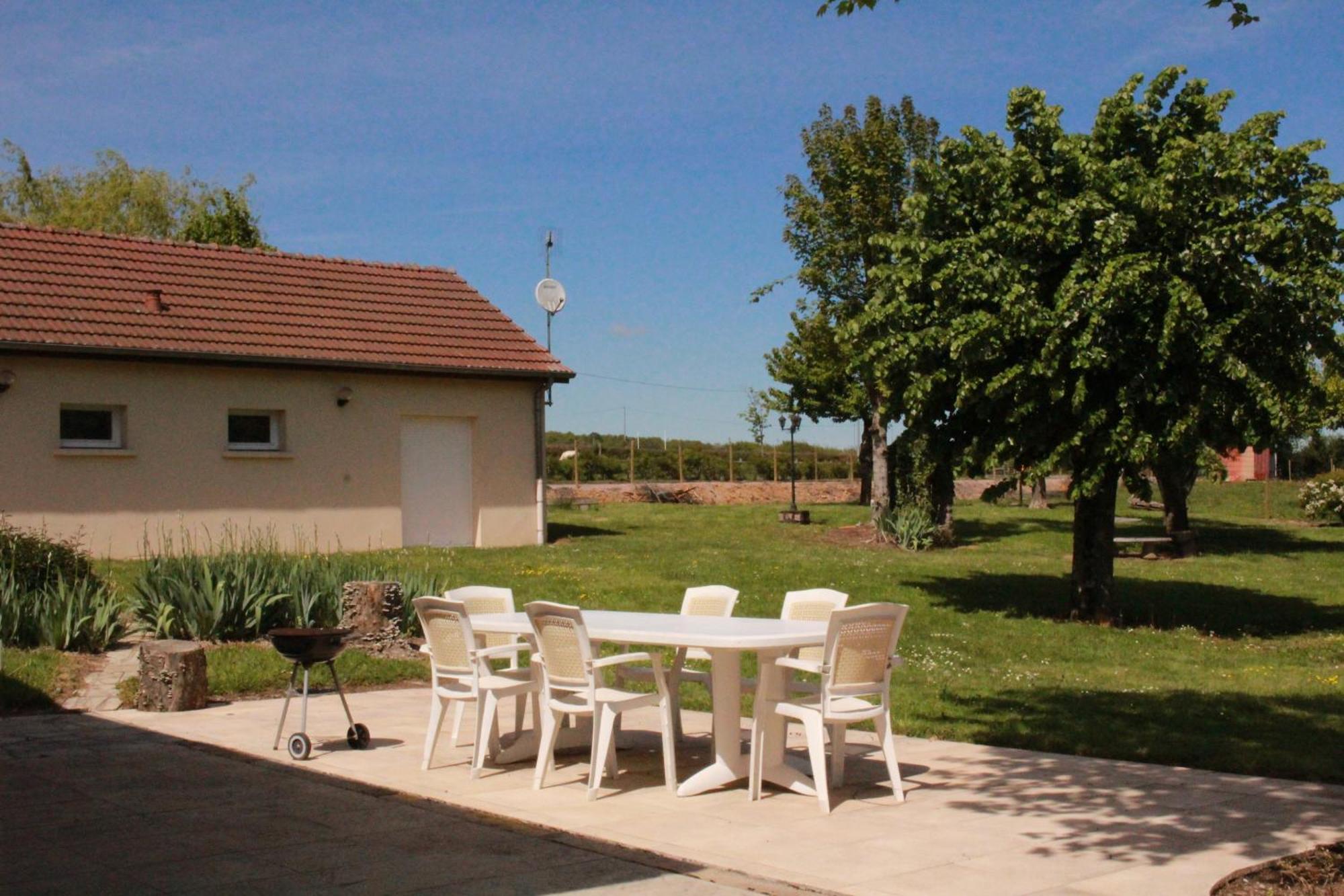 Gites De Montvaltin Le Breuil  Rum bild